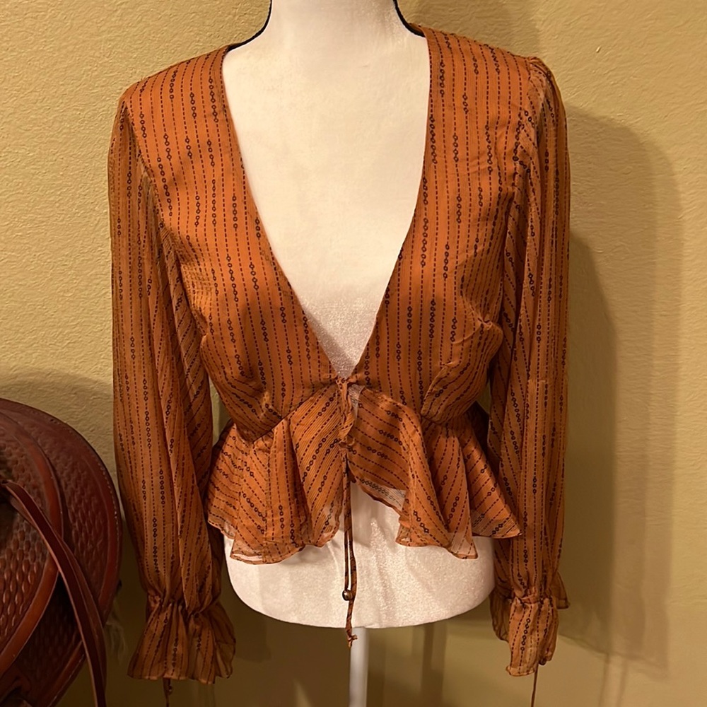 ☀️ NWT Here comes the sun brand women’s polyester shirt